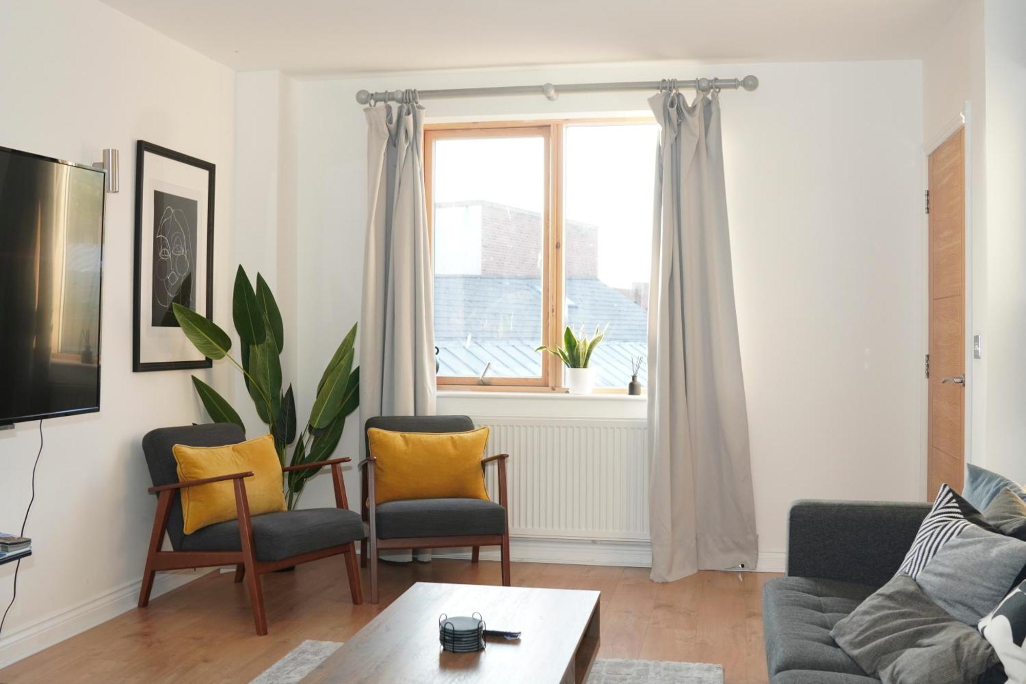 Spacious 4Br 4Ba Gated Townhouse With Balconies, Central Jq Birmingam Exterior foto